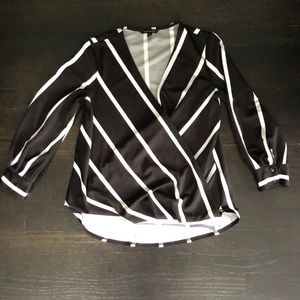 💚Banana Republic Black and White Striped Wrap Top